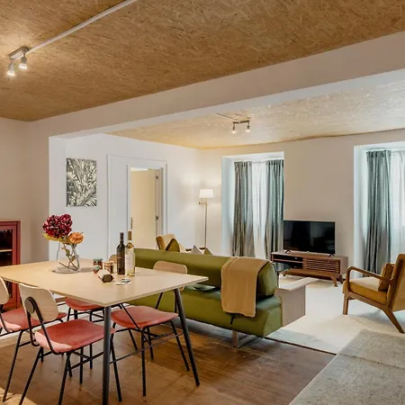 905 Apartments-3